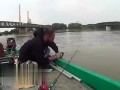 旅游-惊！实拍意大利渔民钓起240斤重巨型鲶鱼_clip